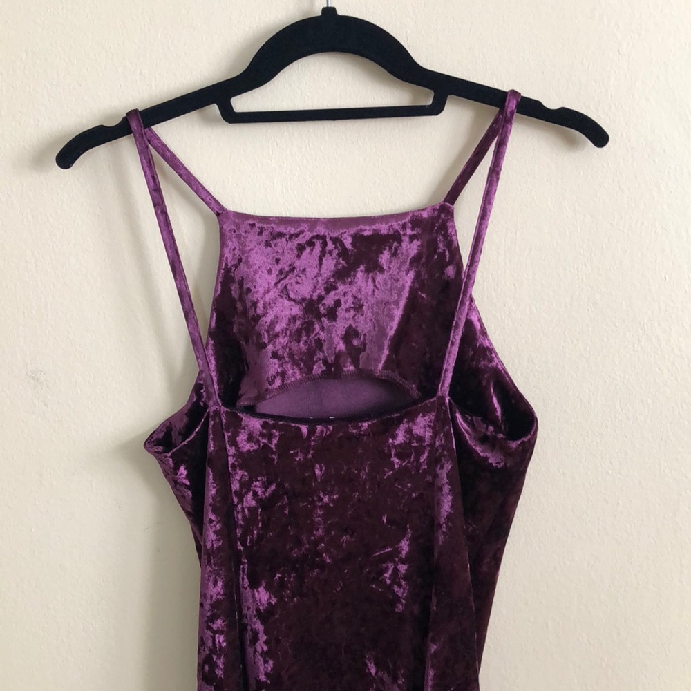 ❌ SOLD ❌ Forever 21 • Purple Crushed Velvet Bodycon Midi Dress - Picture 4 of 4